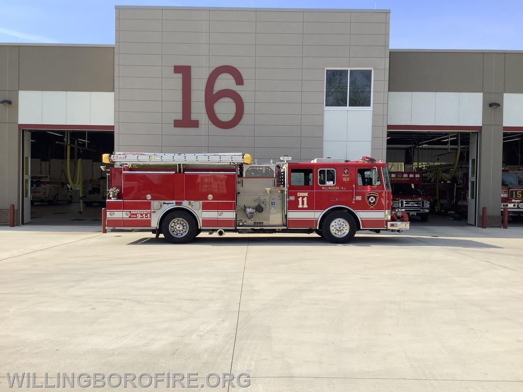 Engine 1611 - 1998 Seagrave - 1500 GPM Pump, 750 Gallon Water Tank, 5&quot; Hose, EMS