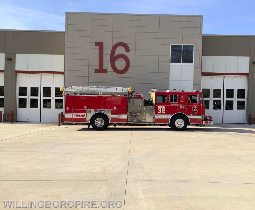 Engine 1612 - 2003 Seagrave - 1500 GPM Pump, 750 Gallon Water Tank, 5&quot; Hose, EMS